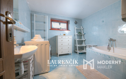 Na predaj veľkorysý 7-izbový rodinný dom v obci Podlužany