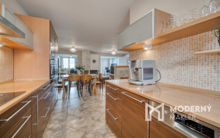 Na predaj dvojpodlažný 4-izbový dom v Malackách