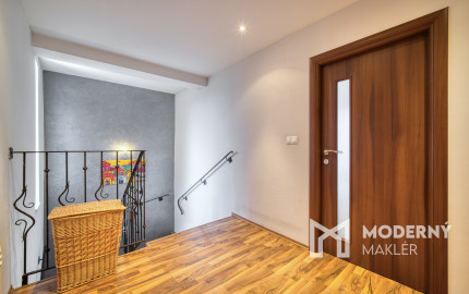 Na predaj dvojpodlažný 4-izbový dom v Malackách