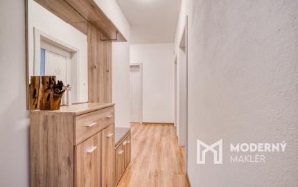 Na predaj príjemný 4-izbový byt v pokojnej časti Tomášova