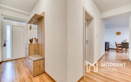 Na predaj príjemný 4-izbový byt v pokojnej časti Tomášova