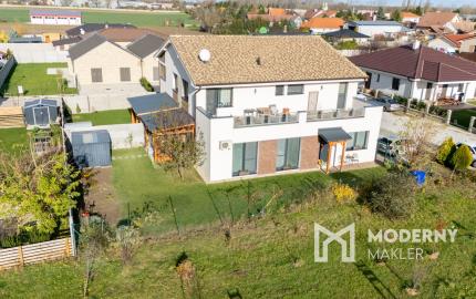 Na predaj príjemný 4-izbový byt v pokojnej časti Tomášova