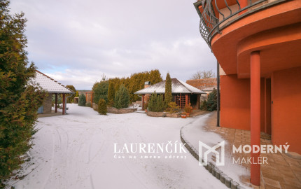 Na predaj veľkorysý 7-izbový rodinný dom v obci Podlužany