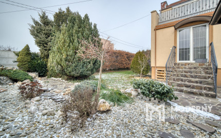 Na predaj dvojpodlažný 4-izbový dom v Malackách