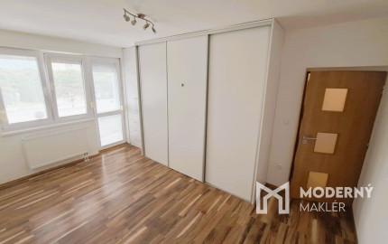 Rezervované...TOP/ Rybany - 2 izbový byt s loggiou a s garážou