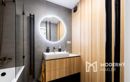 Na predaj luxusne zrekonštruovaný 3-izbový byt ulica Tyršová Humenné