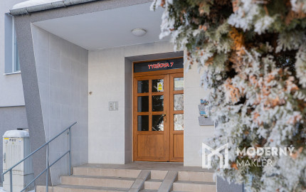 Na predaj luxusne zrekonštruovaný 3-izbový byt ulica Tyršová Humenné