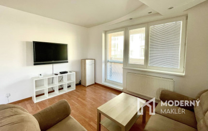 Kompletne zariadený 3-izbový byt s loggiou a garážovým státím v cene