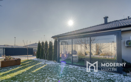 REZERVOVANÉ: Na predaj kompletne zariadený rodinný dom vo Voderadoch