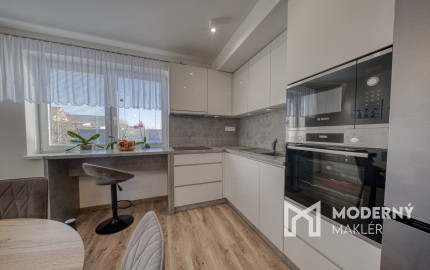 REZERVOVANÉ: Na predaj kompletne zariadený rodinný dom vo Voderadoch