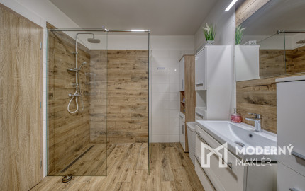 REZERVOVANÉ: Na predaj kompletne zariadený rodinný dom vo Voderadoch