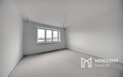 Na predaj rodinný dom s garážou v obci Šoporňa – štandard je zahrnutý v cene