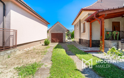 Na predaj rodinný dom s potenciálom v srdci Rovinky