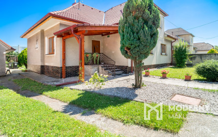 Na predaj rodinný dom s potenciálom v srdci Rovinky