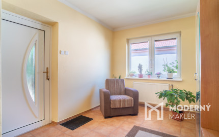 Na predaj rodinný dom s potenciálom v srdci Rovinky