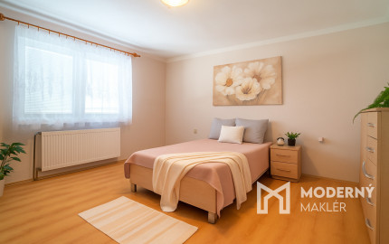 Na predaj rodinný dom s potenciálom v srdci Rovinky