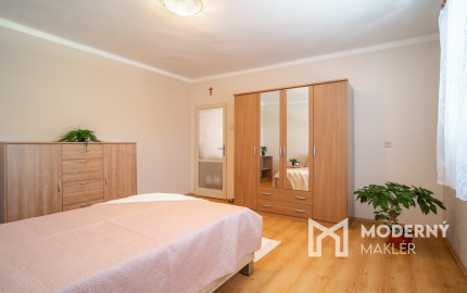 Na predaj rodinný dom s potenciálom v srdci Rovinky