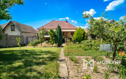 Na predaj rodinný dom s potenciálom v srdci Rovinky