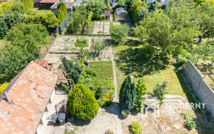 Na predaj rodinný dom s potenciálom v srdci Rovinky