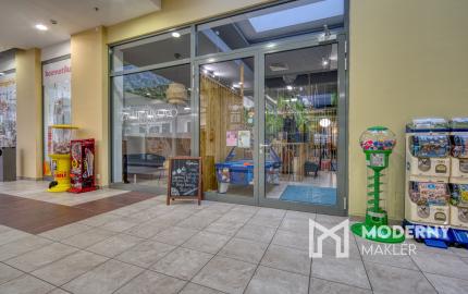 Na odstúpenie kaviareň s detským ihriskom v OC MOLO v Pezinku