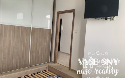 Na prenájom  veľký, zariadený 2 izb byt mestská časť SIHOŤ 1  v Trenčíne .