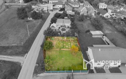 Na predaj stavebný pozemok - Pravotice 760m2