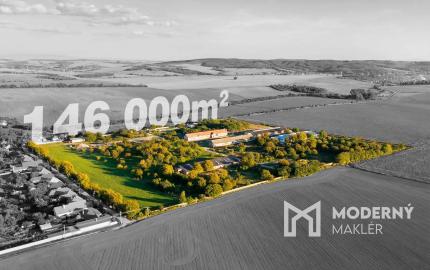 Na predaj investičný areál v obci Trávnica