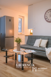 NA PREDAJ | Kompletne zrekonštruovaný 2-izbový byt v Trenčíne