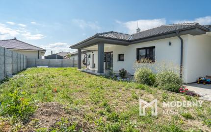 Na predaj novostavba s garážou a dvoma kúpeľňami v Senci