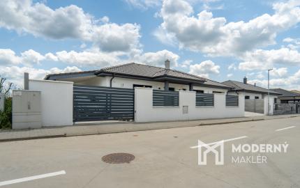 Na predaj novostavba s garážou a dvoma kúpeľňami v Senci