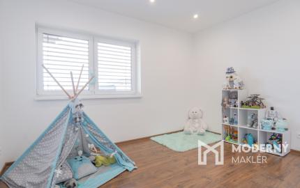 Na predaj novostavba s garážou a dvoma kúpeľňami v Senci