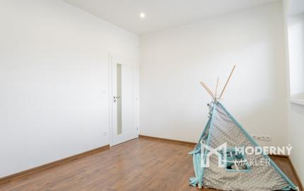 Na predaj novostavba s garážou a dvoma kúpeľňami v Senci