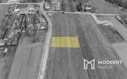 Na predaj pozemok v Pochabanoch