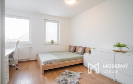 Na prenájom moderný 2-izbový byt s parkovacím miestom v centre Malaciek