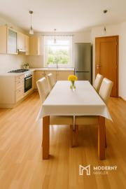 REZERVOVANÉ: Na predaj poschodový 5-izbový rodinný dom v obci Beluša