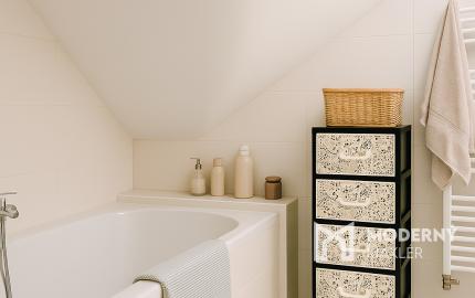 REZERVOVANÉ: Na predaj poschodový 5-izbový rodinný dom v obci Beluša