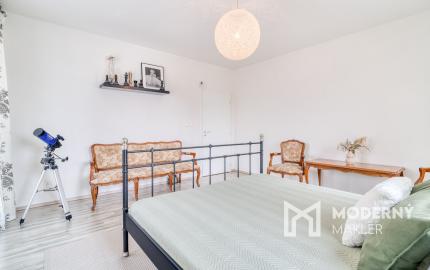 Na predaj veľkorysý 3-izbový byt s parkovacím státím v Rovinke