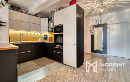 Na predaj veľkorysý 3-izbový byt s parkovacím státím v Rovinke