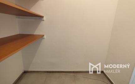 Na prenájom zrekonštruovaný 2-izbový byt v Bánovciach nad Bebravou