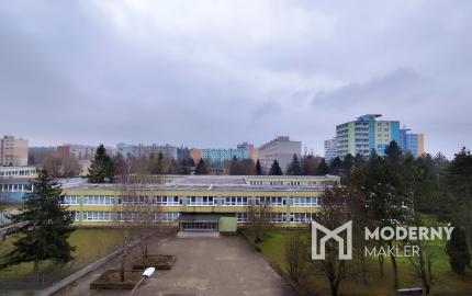 Na prenájom zrekonštruovaný 2-izbový byt v Bánovciach nad Bebravou