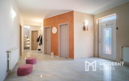 Na predaj priestranný rodinný dom v obci Zlaté Klasy