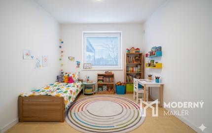 Na predaj dvojpodlažný rodinný dom s polyfunkciou v Trnave