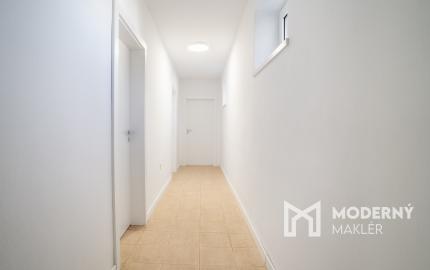 Na predaj dvojpodlažný rodinný dom s polyfunkciou v Trnave