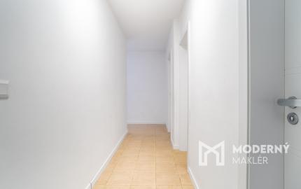 Na predaj dvojpodlažný rodinný dom s polyfunkciou v Trnave