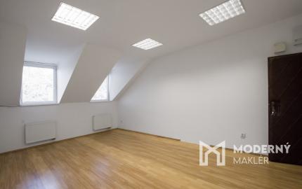 Na prenájom samostatná kancelária v centre Šamorína