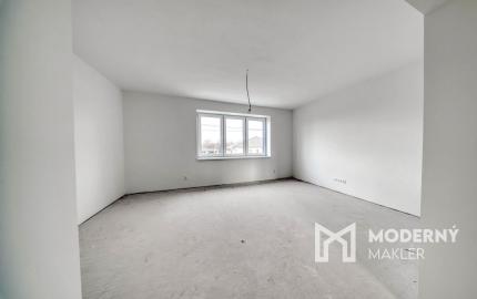 Na predaj rodinný dom s garážou v obci Šoporňa – štandard je zahrnutý v cene