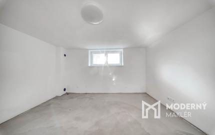 Na predaj rodinný dom s garážou v obci Šoporňa – štandard je zahrnutý v cene