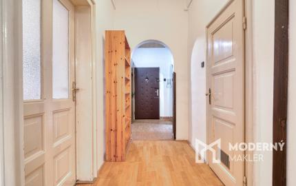 Na prenájom priestranný 4-izbový byt pri OC Nivy