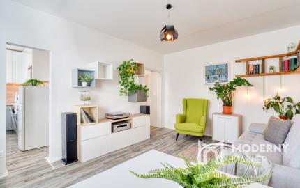 Na prenájom zariadený 2-izbový byt v centre Malaciek