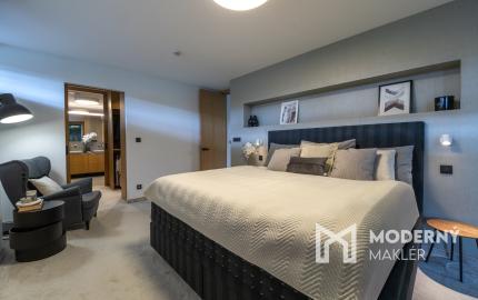 Na predaj vila s okrasnou záhradou a bazénom v Pezinku